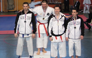 Championnat départemental kata (Vétérants 1), 1er - JC, 2ème - Thomas, 3ème - Fabrice et Paul