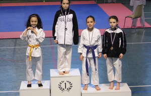 Championnat départemental kata (Pupilles), 1ère - Jeanne, 3ème - Océane et Elya