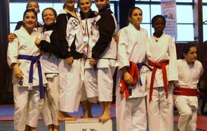 Championnat départemental kata (Equipes Benjamins/Minimes), 1ère - Wanda/Zoé/Yuna, 2ème - Lou-Ann/Pauline/Lucie